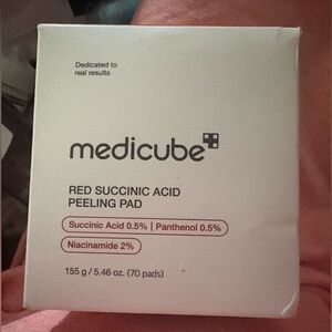 Medicube Red Succinic Acid Peeling Pads